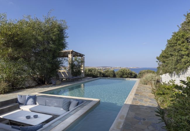 Villa in Ampelas - Beautiful 10-person Family Villa with Great Views 