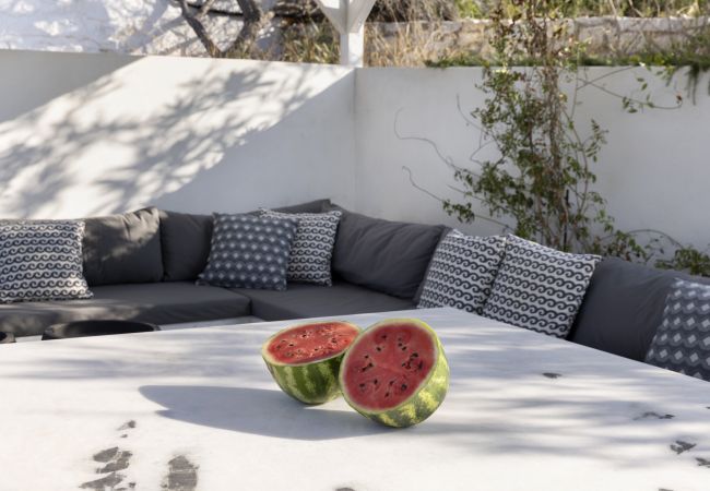 Villa in Ampelas - Beautiful 10-person Family Villa with Great Views  Villa in Ampelas - Beautiful 10-person Family Villa with Great Views