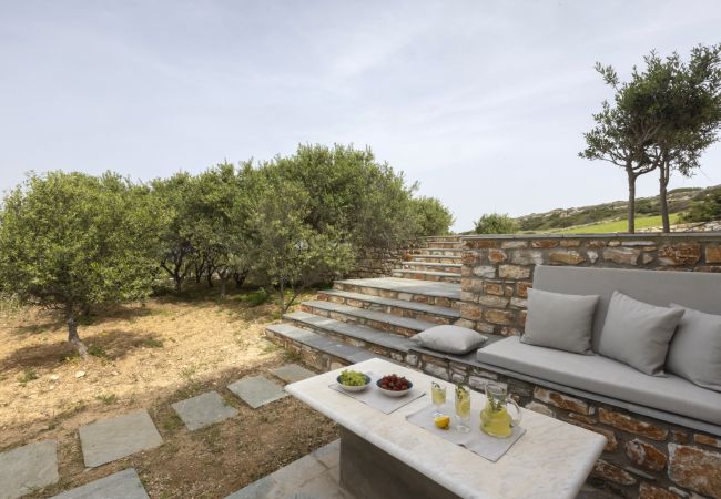 Villa in Ampelas - Beautiful 10-person Family Villa with Great Views  Villa in Ampelas - Beautiful 10-person Family Villa with Great Views