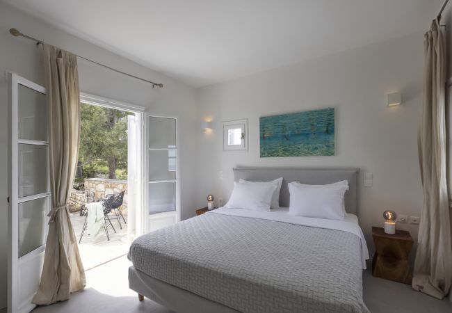 Villa in Ampelas - Beautiful 10-person Family Villa with Great Views  Villa in Ampelas - Beautiful 10-person Family Villa with Great Views