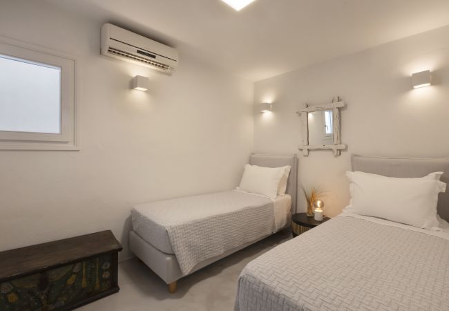 Villa in Ampelas - Beautiful 10-person Family Villa with Great Views  Villa in Ampelas - Beautiful 10-person Family Villa with Great Views