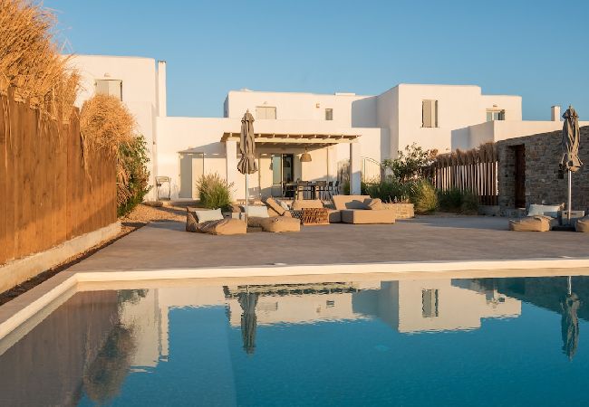 Villa in Xifara - 4BR SEAFRONT GEM. STUNNING & AT TOP LOCATION 