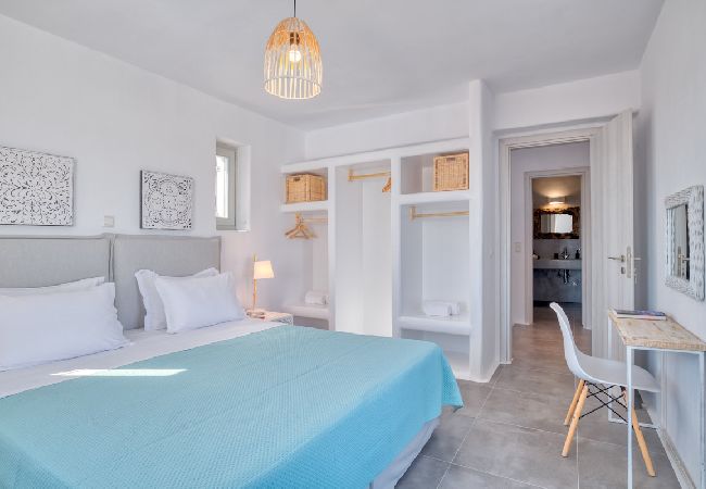 Villa in Xifara - 4BR SEAFRONT GEM. STUNNING & AT TOP LOCATION  Villa in Xifara - 4BR SEAFRONT GEM. STUNNING & AT TOP LOCATION