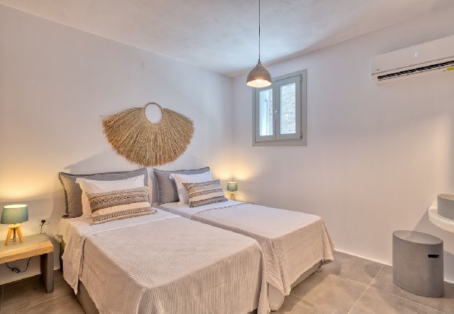 Villa in Xifara - SPECTACULAR 5 BR SEAFRONT VILLA AT PRIME LOCATION  Villa in Xifara - SPECTACULAR 5 BR SEAFRONT VILLA AT PRIME LOCATION