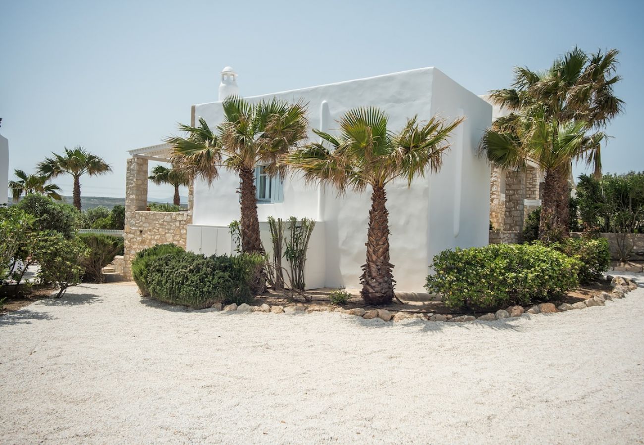 Villa in Ampelas - Eclectic island villa - gorgeous sea views, garden 