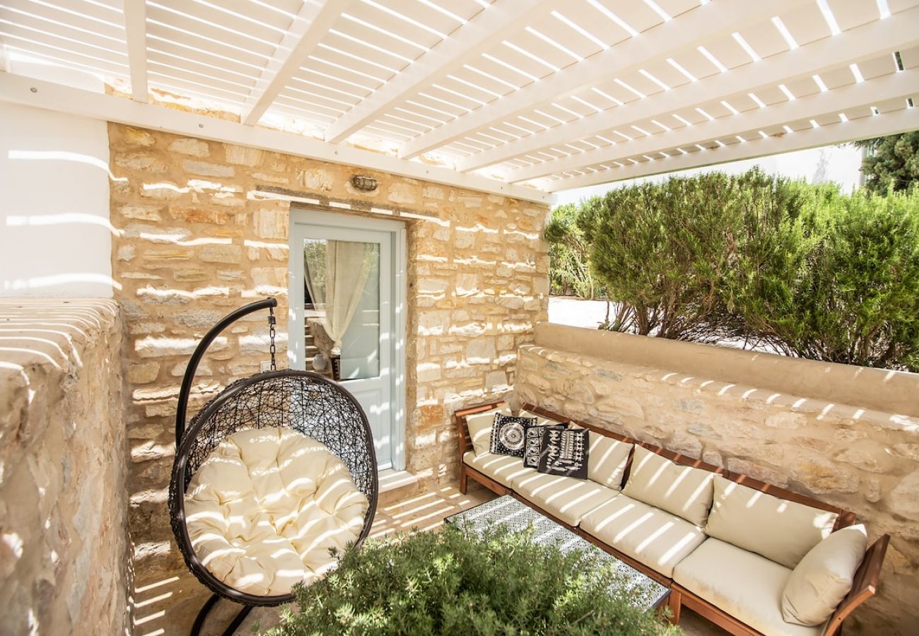 Villa in Ampelas - Eclectic island villa - gorgeous sea views, garden 