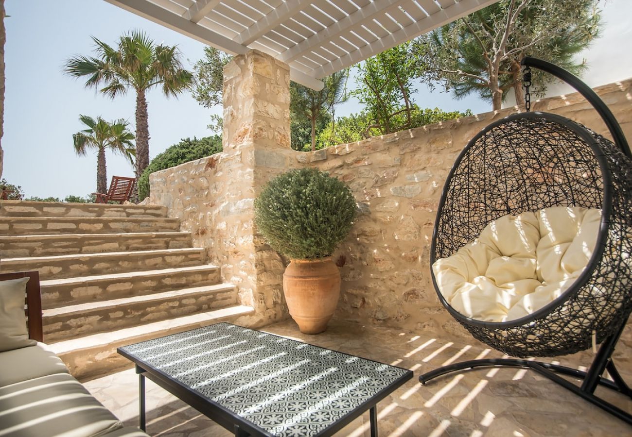 Villa in Ampelas - Eclectic island villa - gorgeous sea views, garden 
