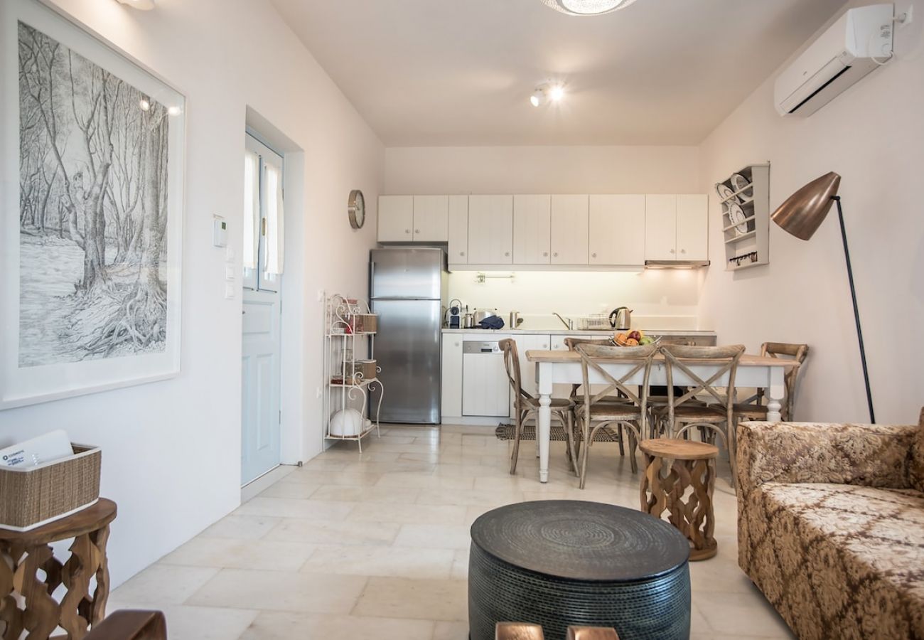 Villa in Ampelas - Eclectic island villa - gorgeous sea views, garden 