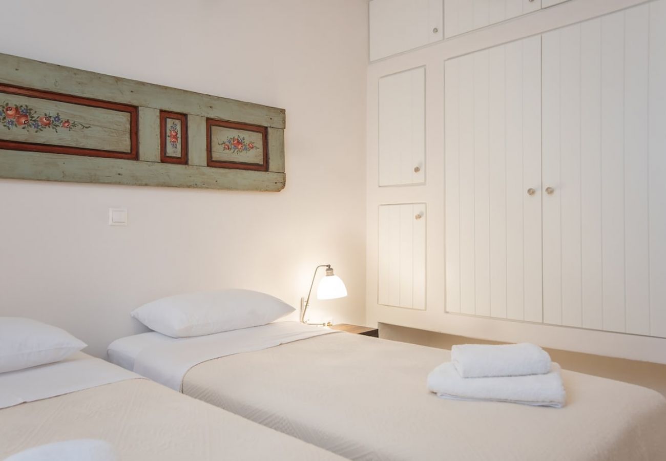 Villa in Ampelas - Eclectic island villa - gorgeous sea views, garden 