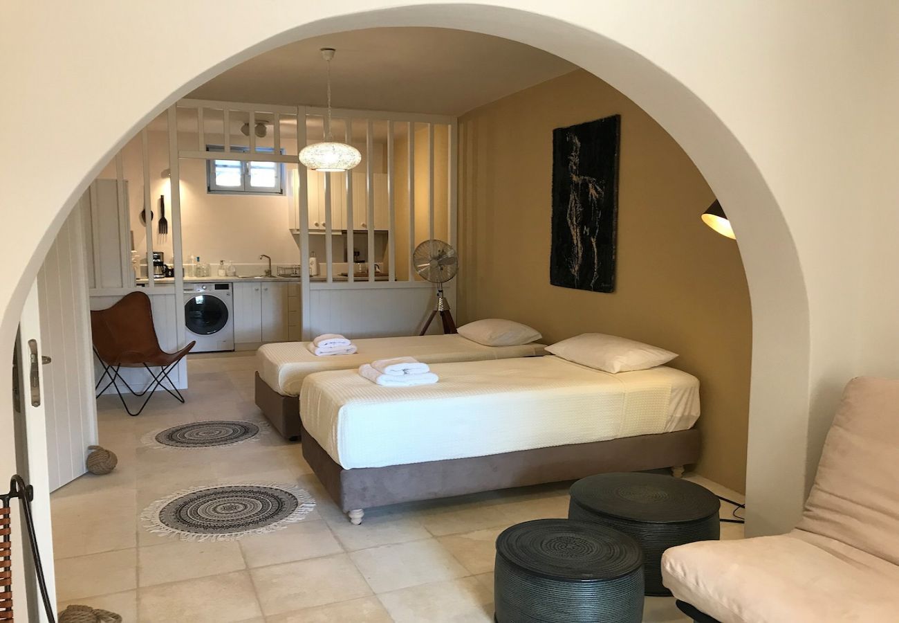 Villa in Ampelas - Eclectic island villa - gorgeous sea views, garden 