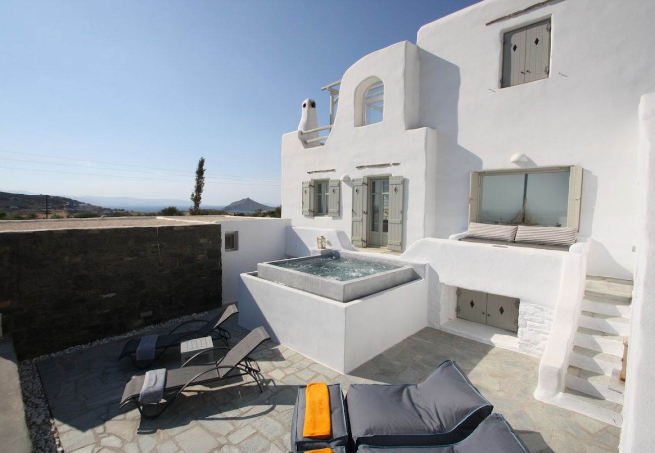 Villa in Isterni - 3-bed gorgeous villa - plunge pool & sea views 