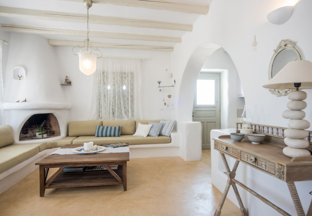 Villa in Isterni - 3-bed gorgeous villa - plunge pool & sea views 