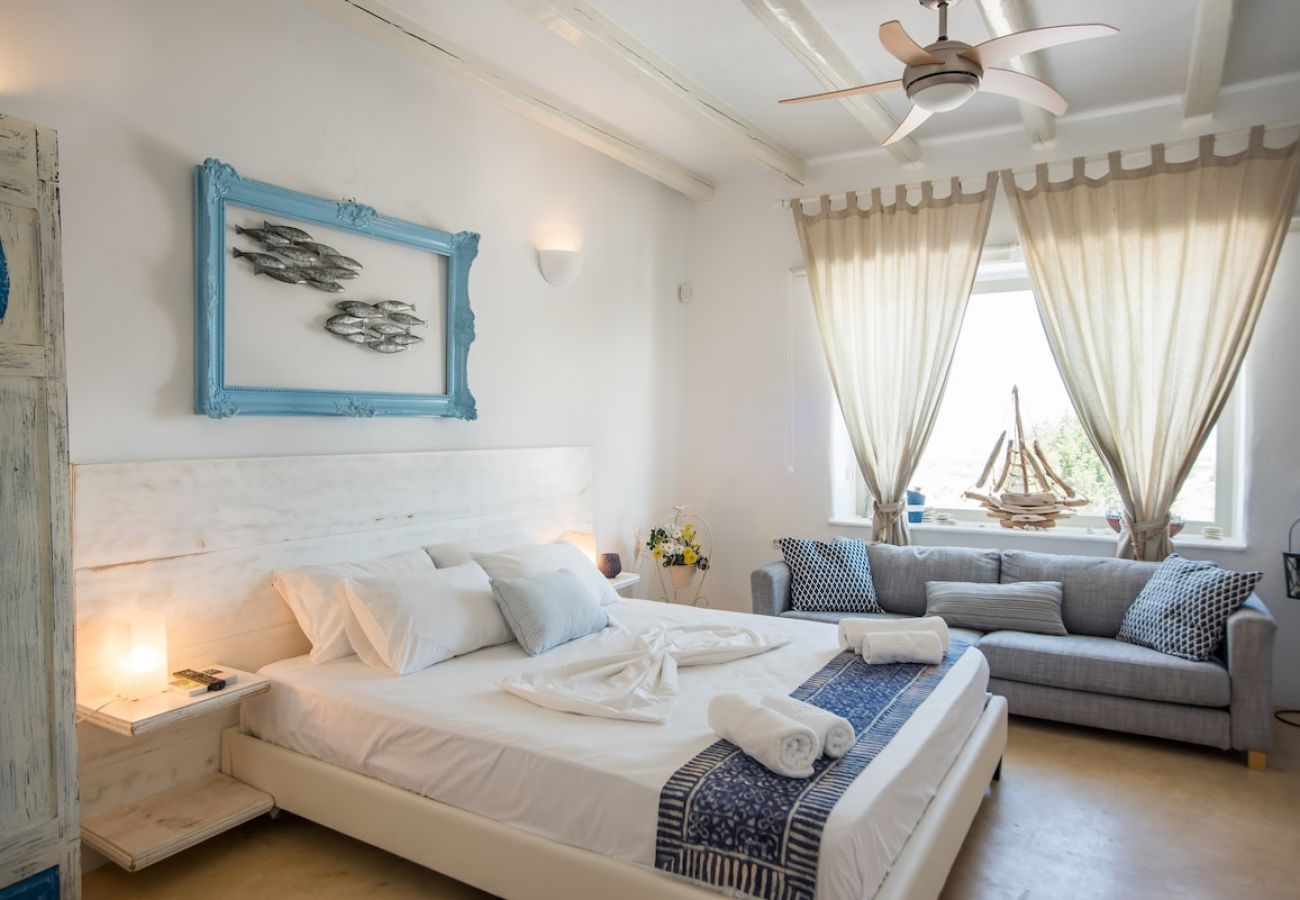 Villa in Isterni - 3-bed gorgeous villa - plunge pool & sea views 