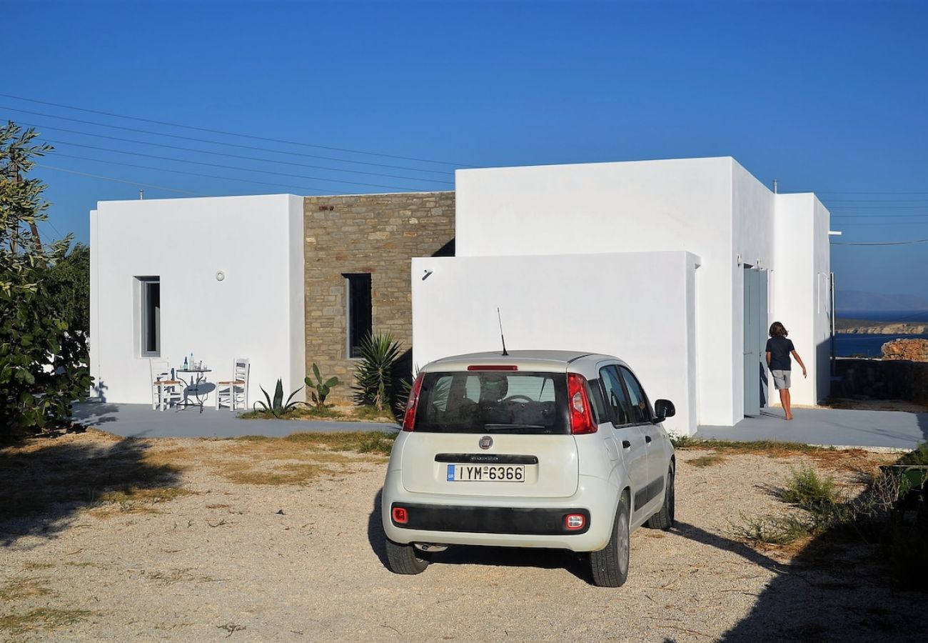 House in Aspro Chorio - The Hedonist Square cycladic house with sea view 
