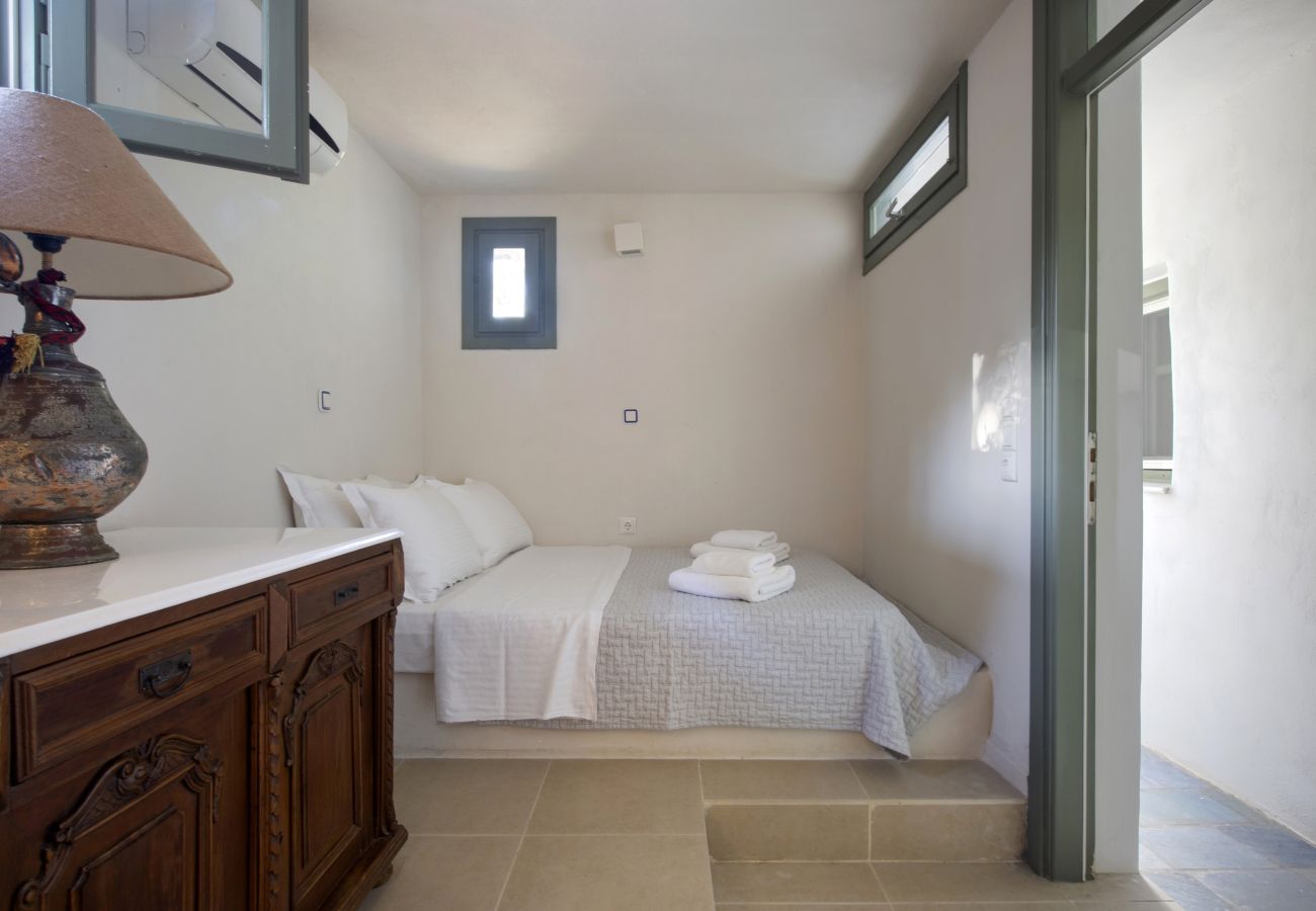 Villa in Ampelas - Ideal family Villa for 8 - Pool, Sea Views 