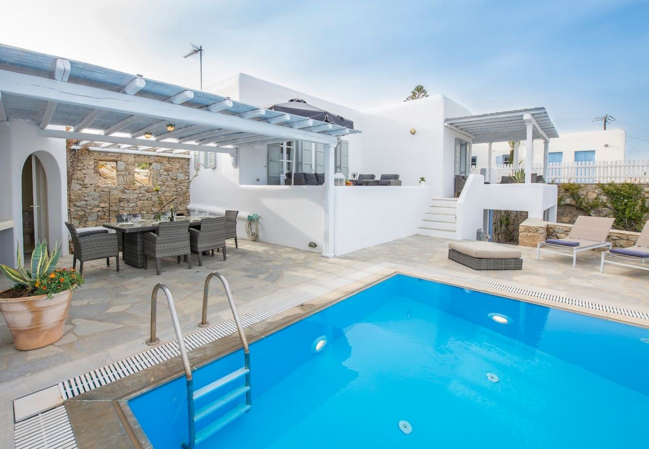 Villa in Mykonos - Mykonos Psarrou villas for 18 people 