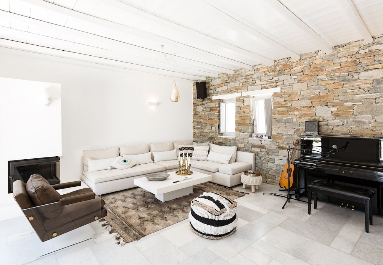 Villa in Ampelas - Seafront VIP 