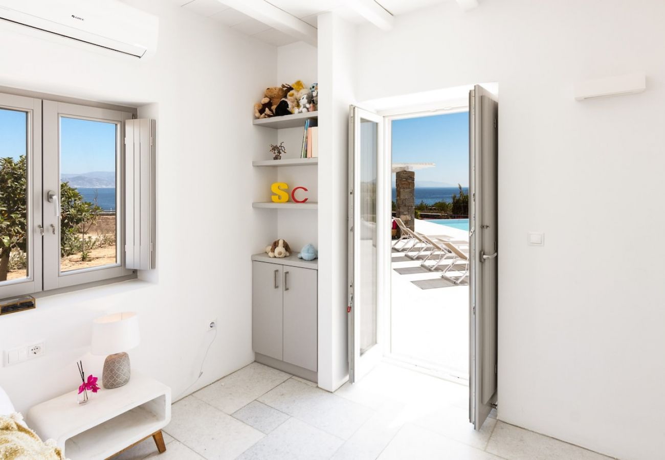 Villa in Ampelas - Seafront VIP 