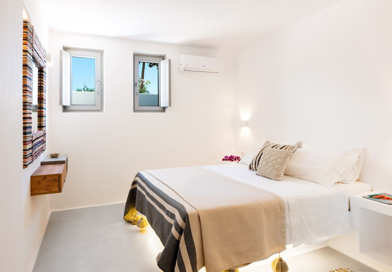 Villa in Ampelas - Seafront VIP 