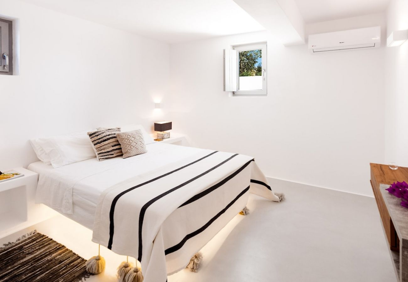 Villa in Ampelas - Seafront VIP 