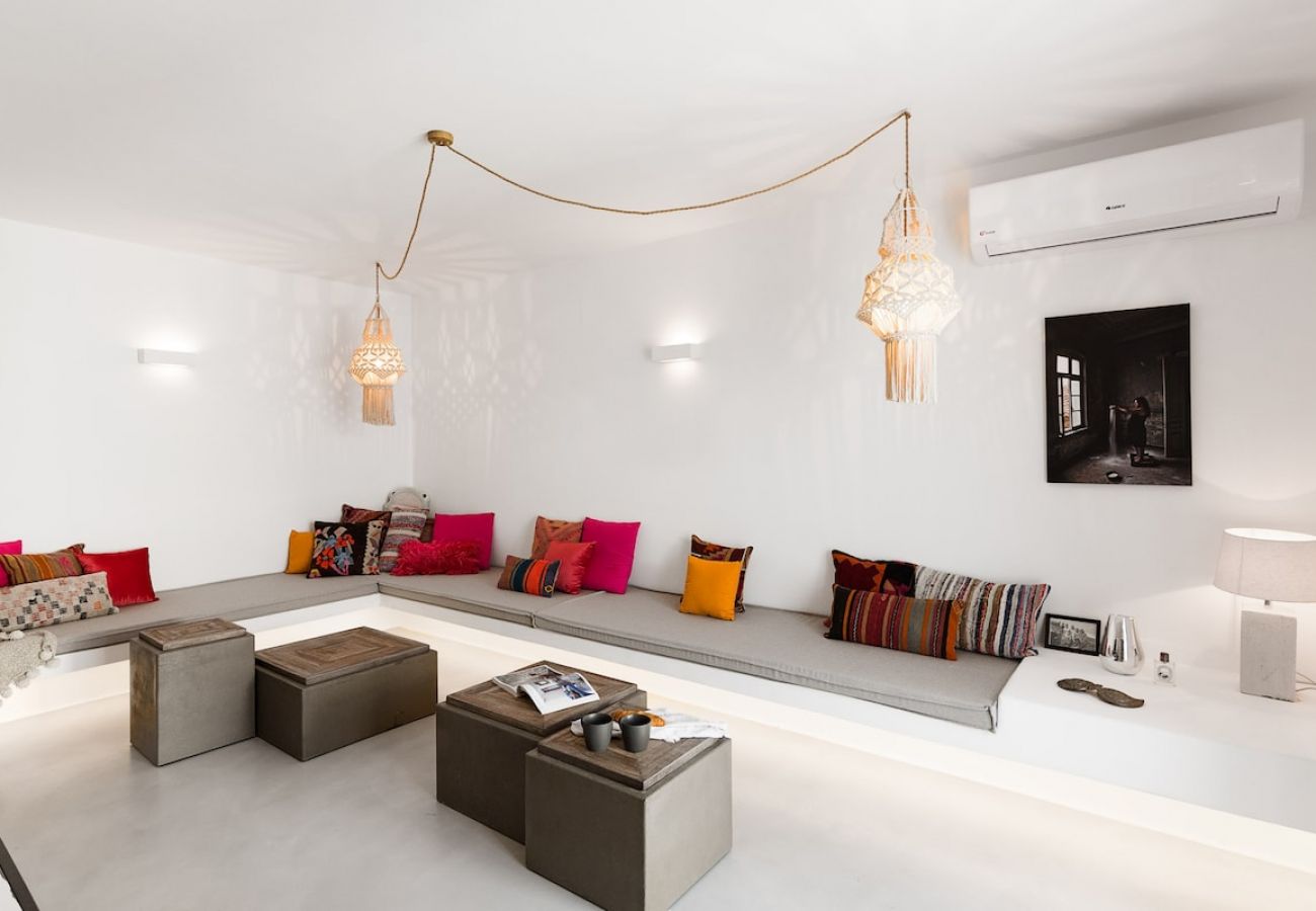 Villa in Ampelas - Seafront VIP 