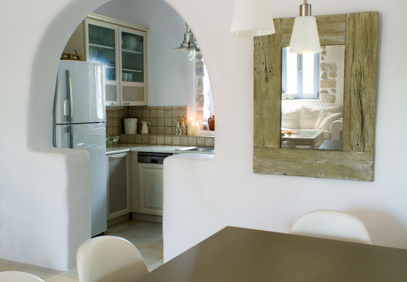 Cozy Villa Serenity in Santa Maria Beach
