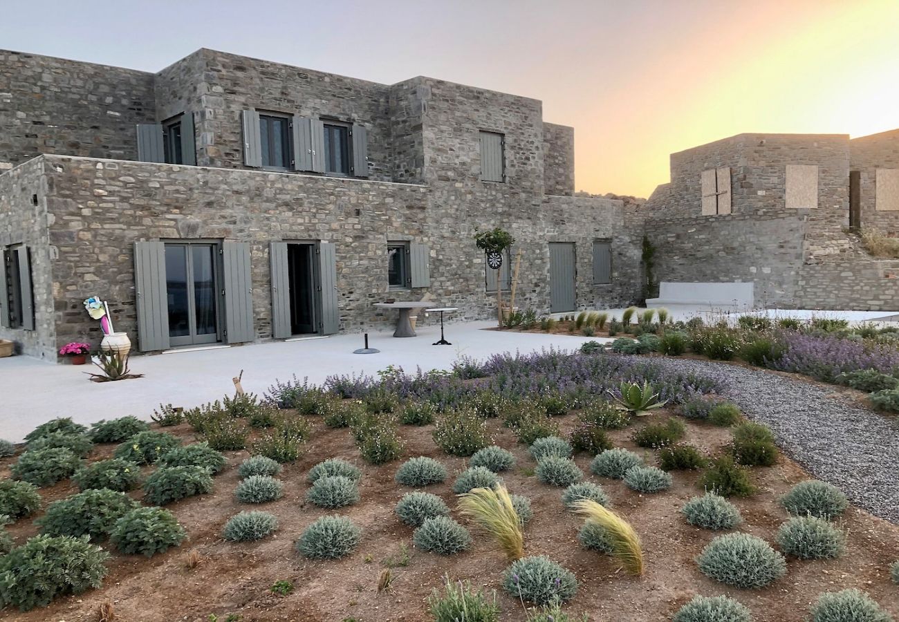 Villa in Paros - -