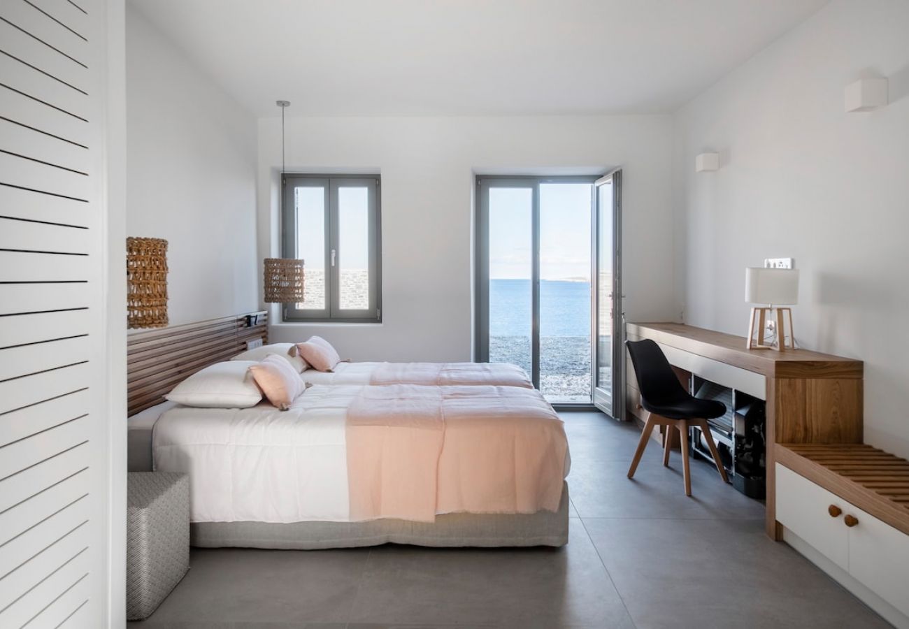 Villa in Paros - -