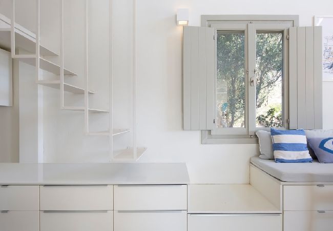 Villa in Ampelas - Elegant villa, sea views, designer renovation  Villa in Ampelas - Elegant villa, sea views, designer renovation