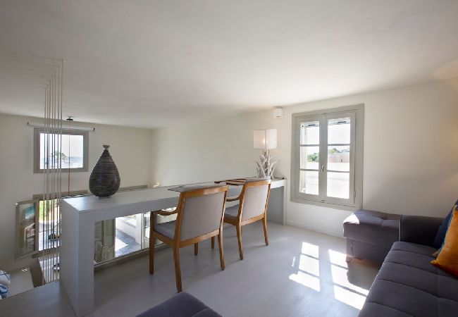 Villa in Ampelas - Elegant villa, sea views, designer renovation  Villa in Ampelas - Elegant villa, sea views, designer renovation