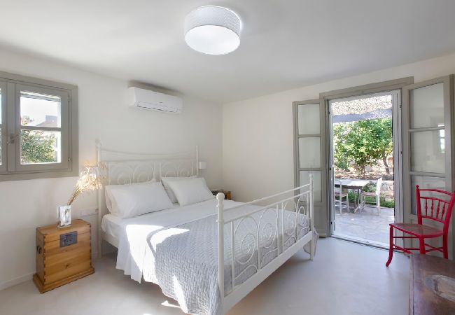 Villa in Ampelas - Elegant villa, sea views, designer renovation  Villa in Ampelas - Elegant villa, sea views, designer renovation