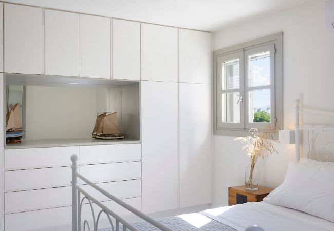 Villa in Ampelas - Elegant villa, sea views, designer renovation  Villa in Ampelas - Elegant villa, sea views, designer renovation