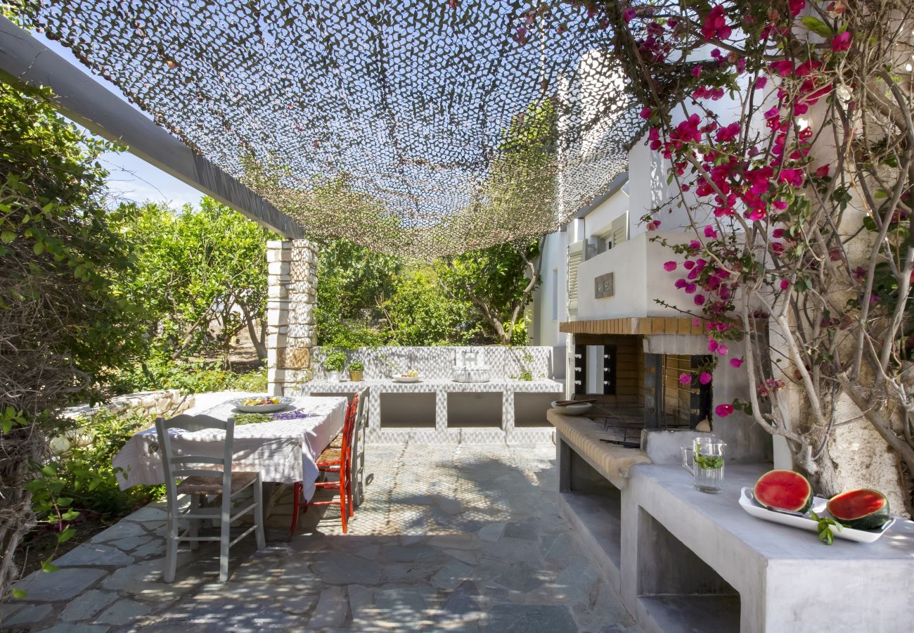 Villa in Ampelas - Elegant villa, sea views, designer renovation 