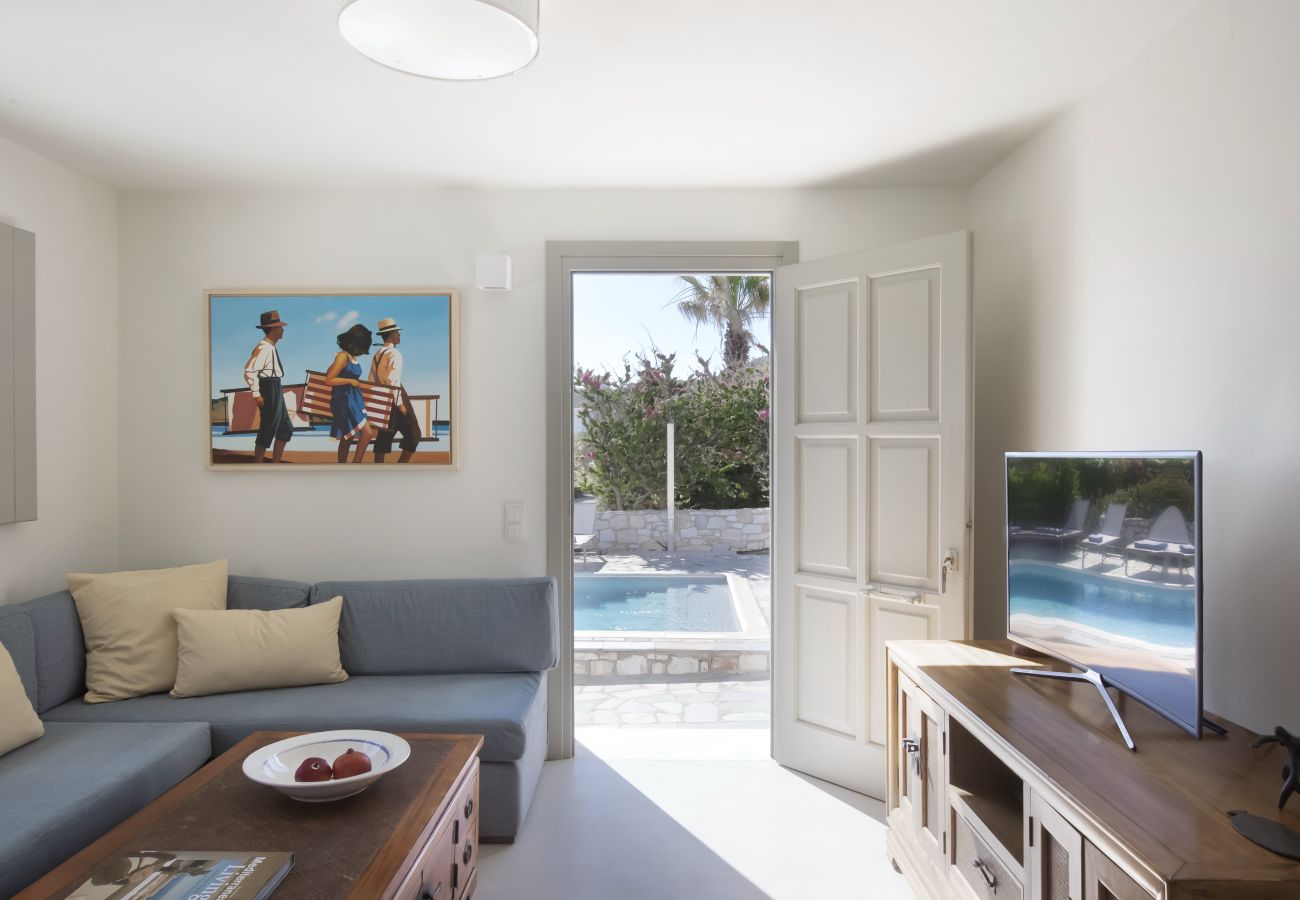 Villa in Ampelas - Elegant villa, sea views, designer renovation 