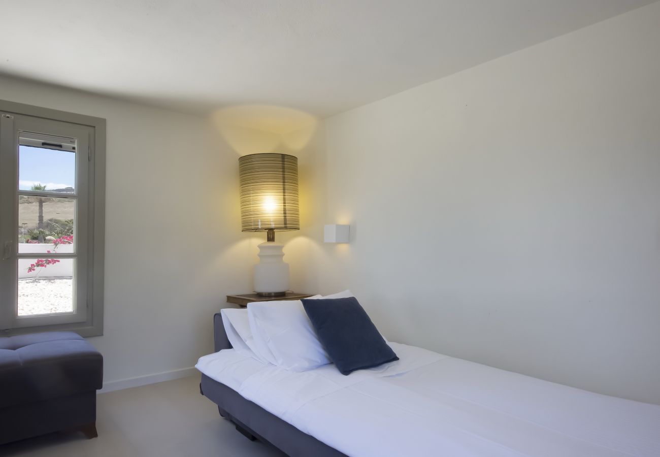 Villa in Ampelas - Elegant villa, sea views, designer renovation 