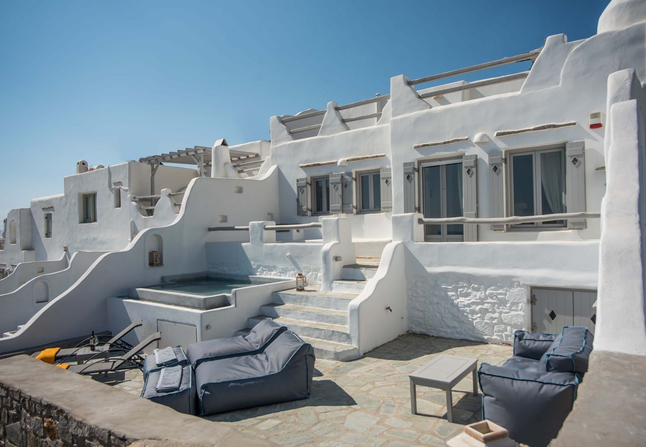 Villa in Isterni - Gorgeous island villa with plunge pool & sea views 