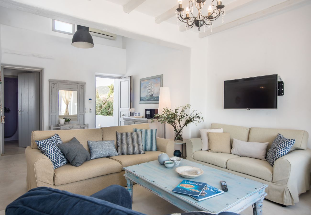 Villa in Isterni - Gorgeous island villa with plunge pool & sea views 