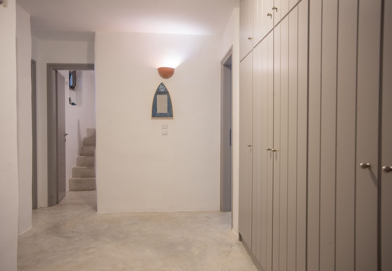 Villa in Isterni - Gorgeous island villa with plunge pool & sea views 