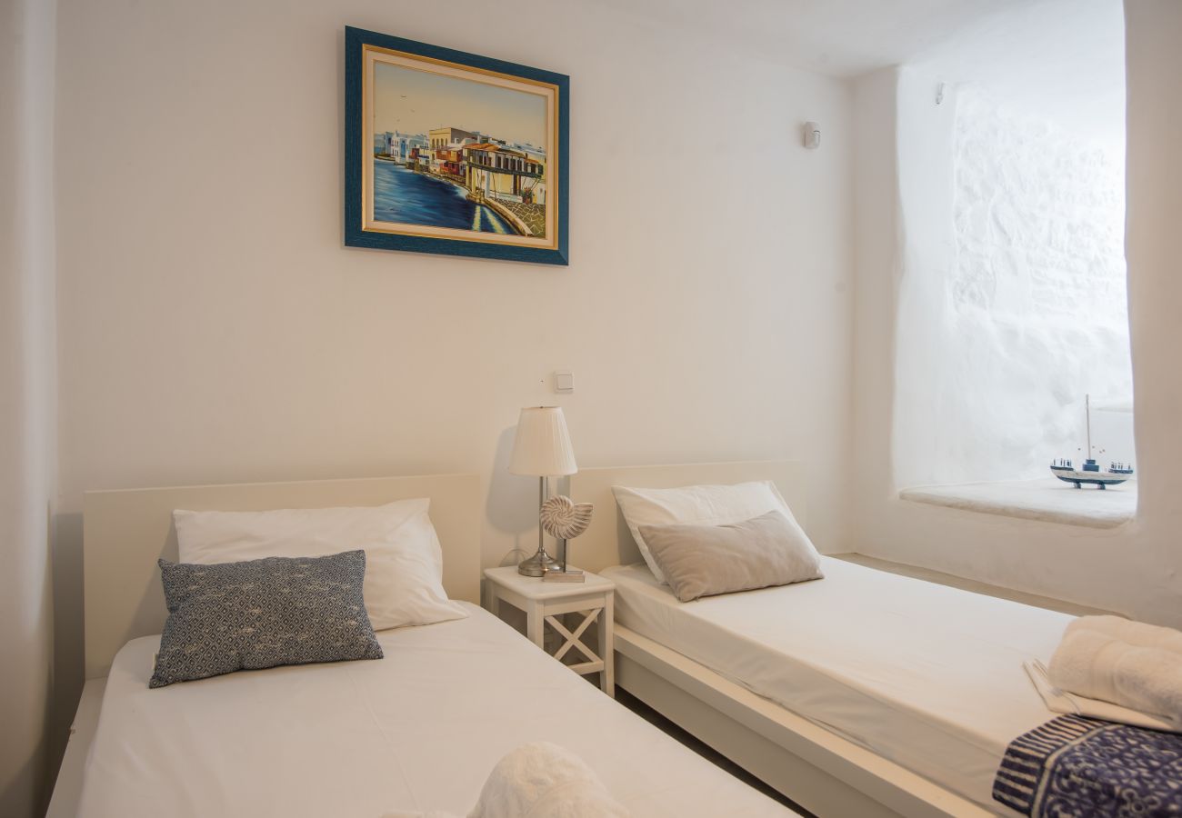 Villa in Isterni - Gorgeous island villa with plunge pool & sea views 