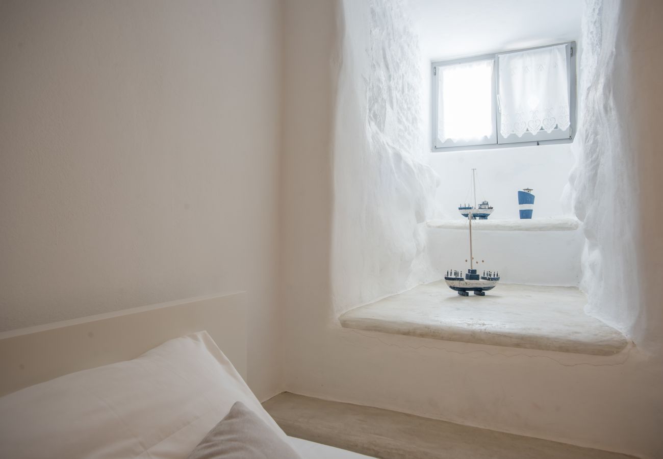 Villa in Isterni - Gorgeous island villa with plunge pool & sea views 
