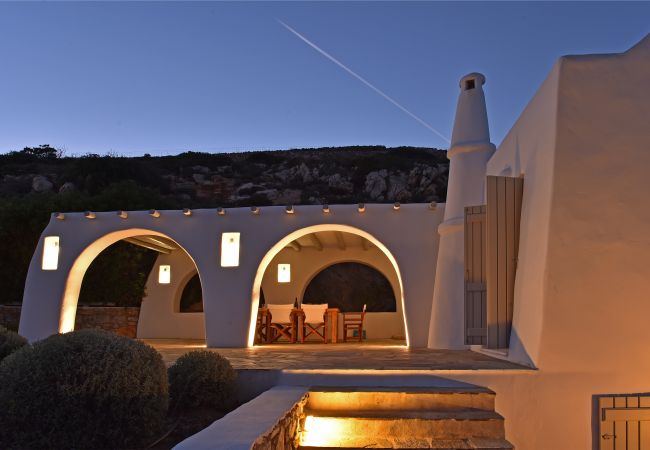 Villa in Naousa - Gorgeous pool villa, stunning sea views, helipad! 