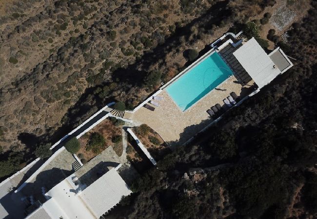 Villa in Naousa - Panoramic three villa complex with helipad  Villa in Naousa - Panoramic three villa complex with helipad