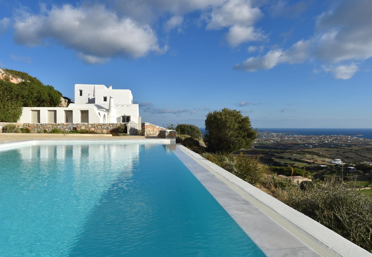 Villa in Naousa - Panoramic three villa complex with helipad 