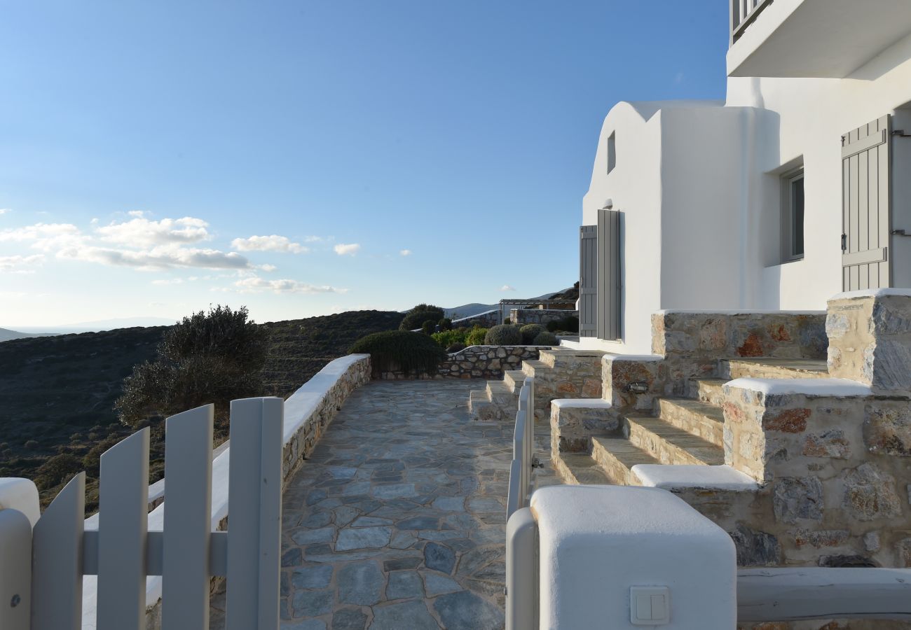 Villa in Naousa - Panoramic three villa complex with helipad 