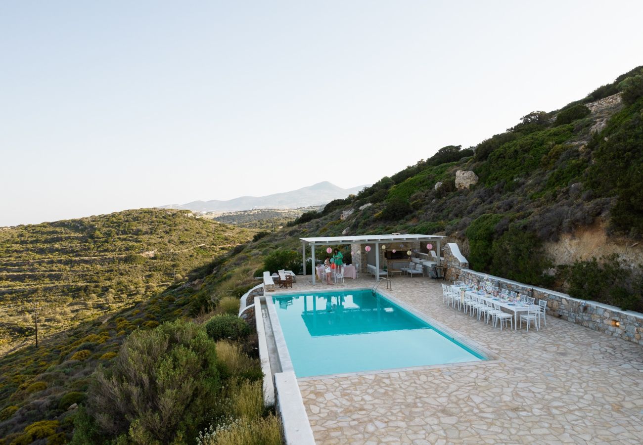 Villa in Naousa - Panoramic three villa complex with helipad 