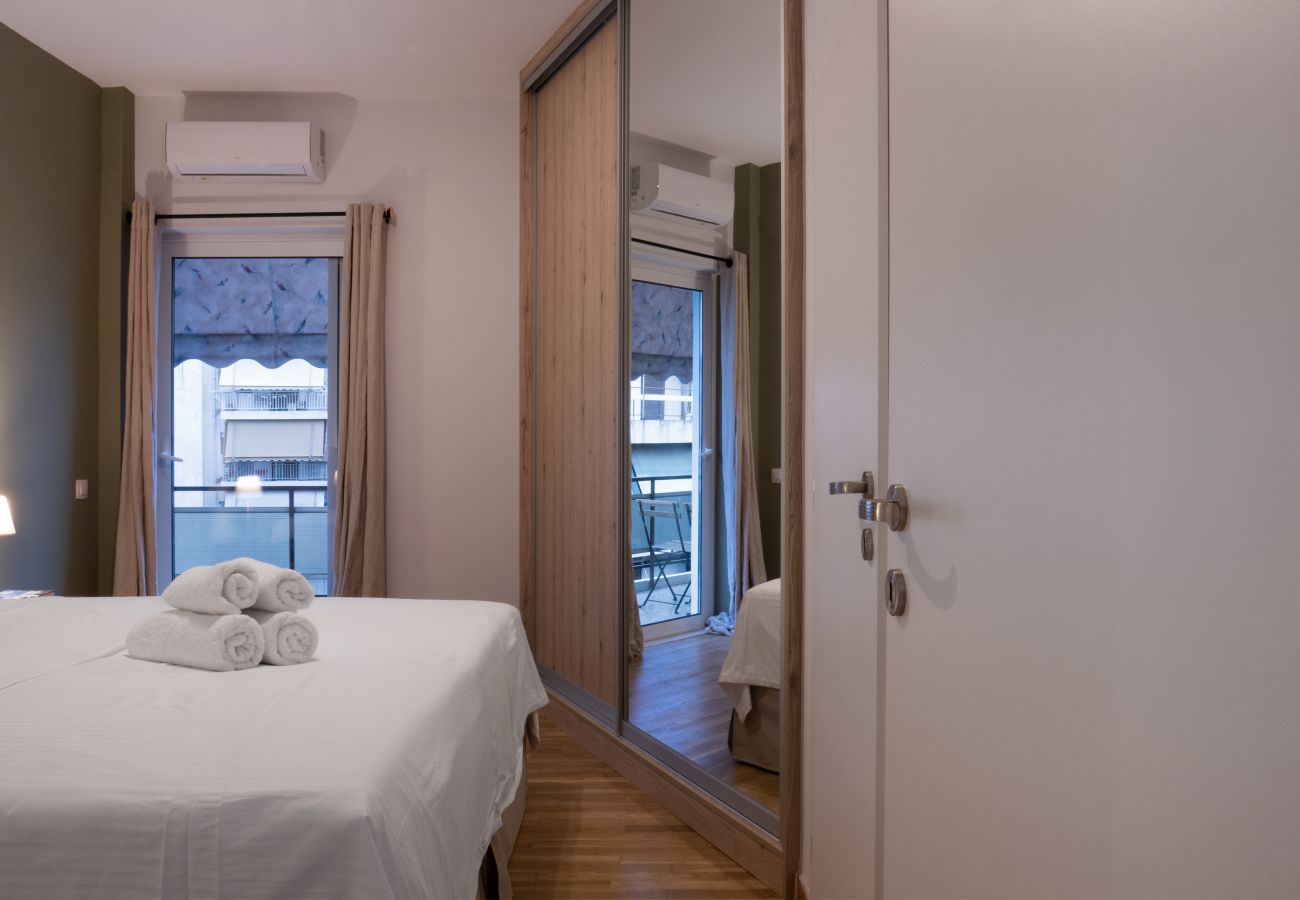 Apartment in Vyronas - Colorful, Bright, Spacious, 2BR APT in Vyronas
