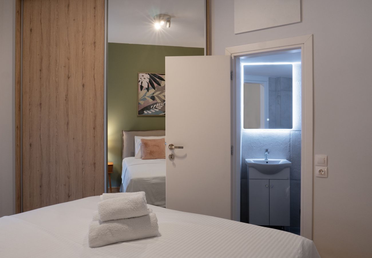 Apartment in Vyronas - Colorful, Bright, Spacious, 2BR APT in Vyronas