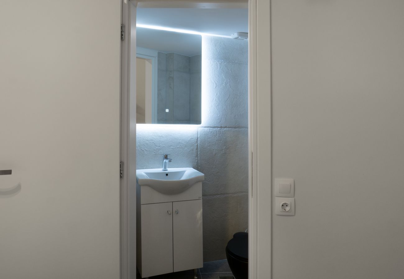 Apartment in Vyronas - Colorful, Bright, Spacious, 2BR APT in Vyronas