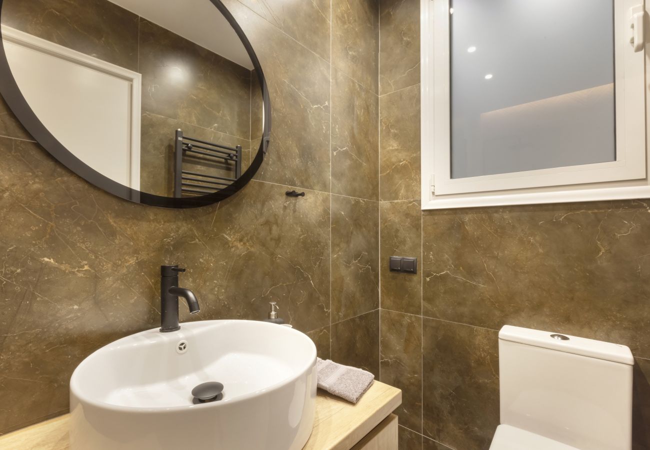 Apartment in Athens - A rare eclectic luxurious stay at Syntagma