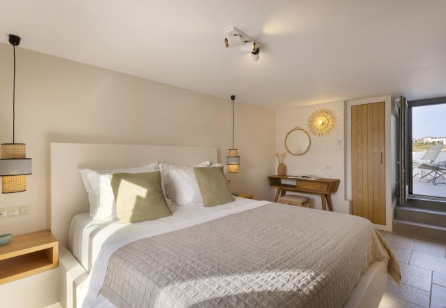 Villa in Antiparos - Peaceful Villa Avra with Aegean Seaview  Villa in Antiparos - Peaceful Villa Avra with Aegean Seaview